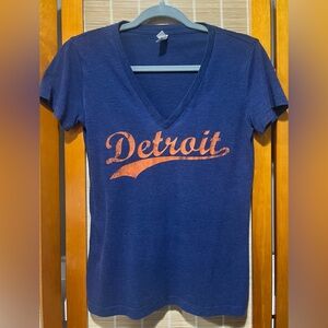 🔒 BELLA navy blue & orange Detroit T-shirt, size M